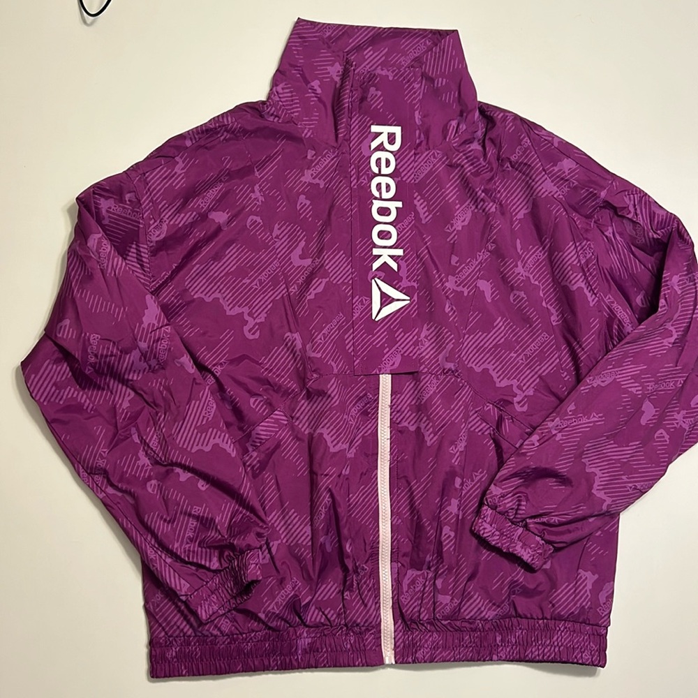 Vintage Reebok purple 90s 80s windbreaker. Unisex. Excellent condition. Size M